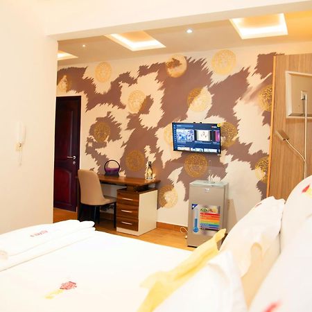 Residence Le Sommet - Chambre Versace Douala Esterno foto